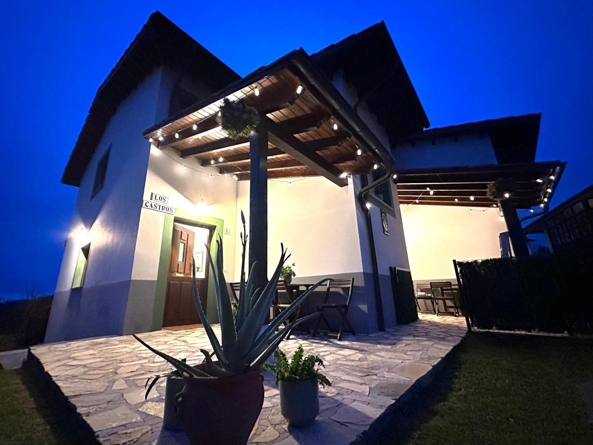 Los Castros Apartamentos Rurales A Llames de Pria Exterior photo