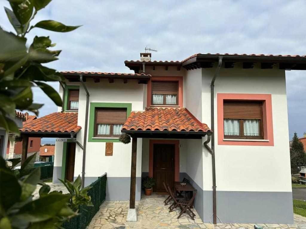 Los Castros Apartamentos Rurales A Llames de Pria Exterior photo